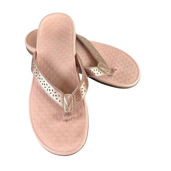 Vionic- Rose Gold Pink- Sz 10- Flip Flop Thong Sandal- preowned- resort wear - Picture 1 of 6